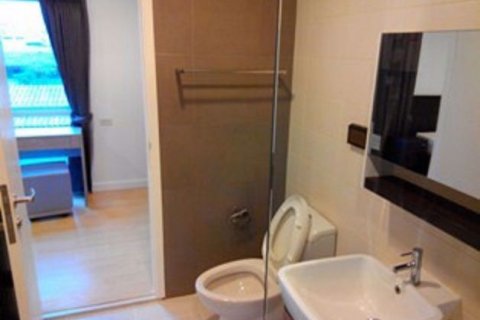 Condominio de 1 dormitorio en Phra Khanong, Bangkok, Tailandia № 76894 - foto 5