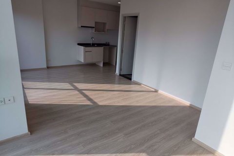 Condominio de 1 dormitorio en Huai Khwang, Bangkok, Tailandia № 76899 - foto 10