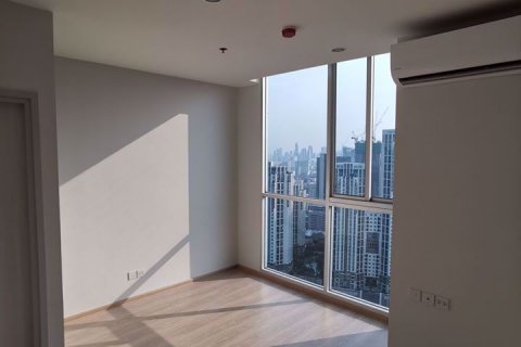 Condominio de 1 dormitorio en Huai Khwang, Bangkok, Tailandia № 76899 - foto 4