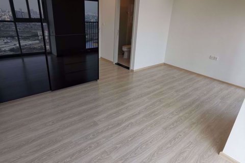 Condominio de 1 dormitorio en Huai Khwang, Bangkok, Tailandia № 76899 - foto 2