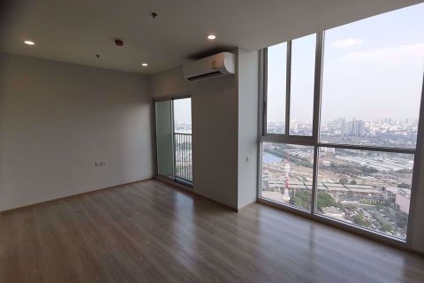 Condominio de 1 dormitorio en Huai Khwang, Bangkok, Tailandia № 76899 - foto 3