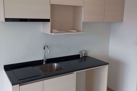 Condominio de 1 dormitorio en Huai Khwang, Bangkok, Tailandia № 76899 - foto 14