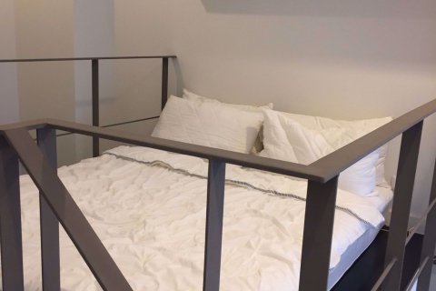 Dúplex de 1 dormitorio en Khlong Toei, Bangkok, Tailandia № 76485 - foto 9