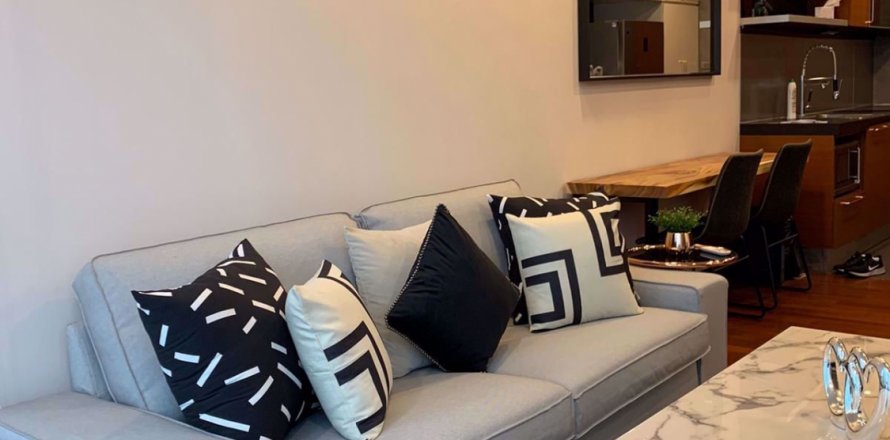 Condominio de 1 dormitorio en Khlong Toei, Bangkok, Tailandia № 76479