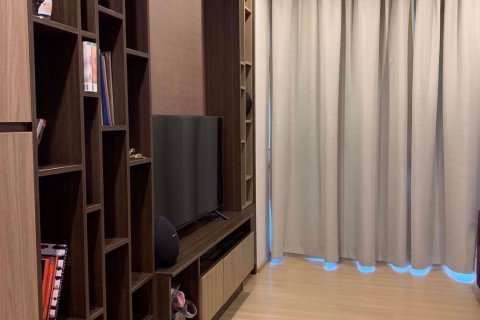Condominio de 2 dormitorios en Huai Khwang, Bangkok, Tailandia № 76482 - foto 2
