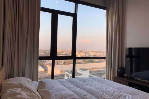 Condominio de 2 dormitorios en Huai Khwang, Bangkok, Tailandia № 76482 - foto 4