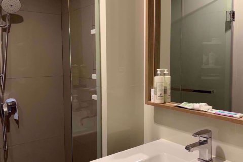 Condominio de 2 dormitorios en Huai Khwang, Bangkok, Tailandia № 76482 - foto 10