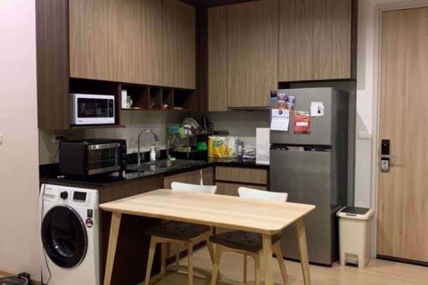 Condominio de 2 dormitorios en Huai Khwang, Bangkok, Tailandia № 76482 - foto 3