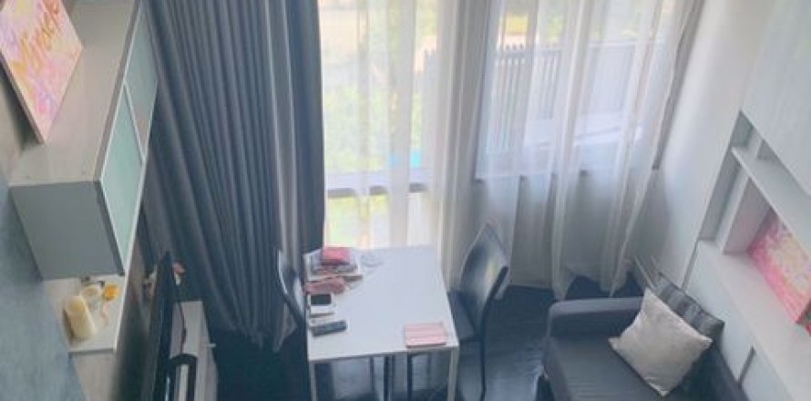 Dúplex de 1 dormitorio en Khlong Toei, Bangkok, Tailandia № 76481