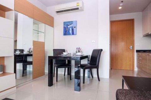 Condominio de 1 dormitorio en Ratchathewi, Bangkok, Tailandia № 76986 - foto 3