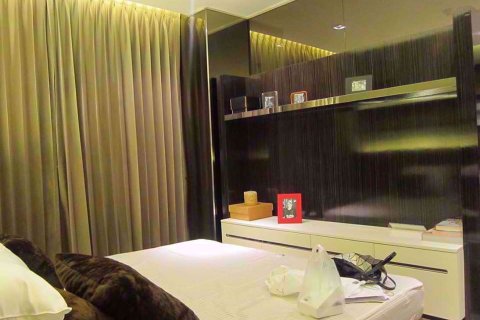 Condominio de 2 dormitorios en Ratchathewi, Bangkok, Tailandia № 76987 - foto 9