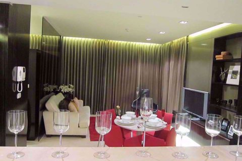 Condominio de 2 dormitorios en Ratchathewi, Bangkok, Tailandia № 76987 - foto 2
