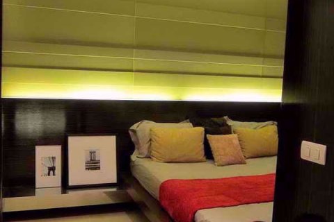 Condominio de 2 dormitorios en Ratchathewi, Bangkok, Tailandia № 76987 - foto 10