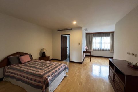 Condominio de 4 dormitorios en Bangkok, Tailandia № 132557 - foto 7