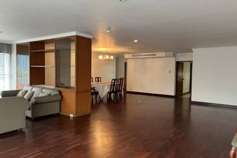 Condominio de 4 dormitorios en Bangkok, Tailandia № 132557 - foto 3