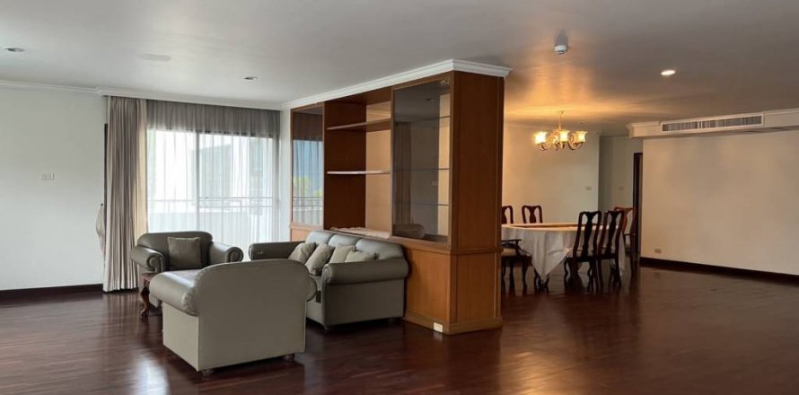 Condominio de 4 dormitorios en Bangkok, Tailandia № 132557