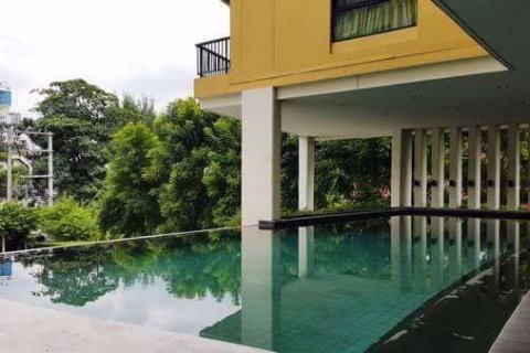Condominio de 2 dormitorios en Bang Na, Bangkok, Tailandia № 76149 - foto 8