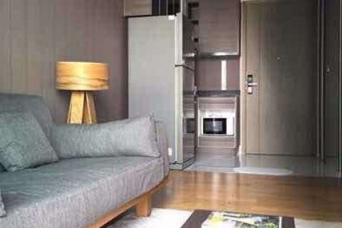 Condo in Khlong Toei, Bangkok, Thailand, 1 bedroom  № 76148 - photo 2