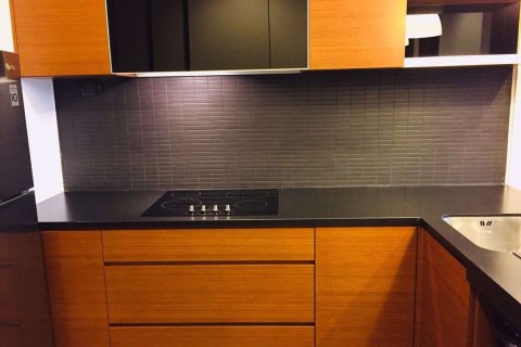 Condominio de 2 dormitorios en Khlong Toei, Bangkok, Tailandia № 76152 - foto 6
