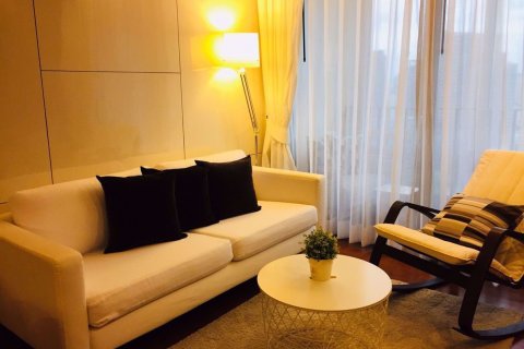Condominio de 2 dormitorios en Khlong Toei, Bangkok, Tailandia № 76152 - foto 2