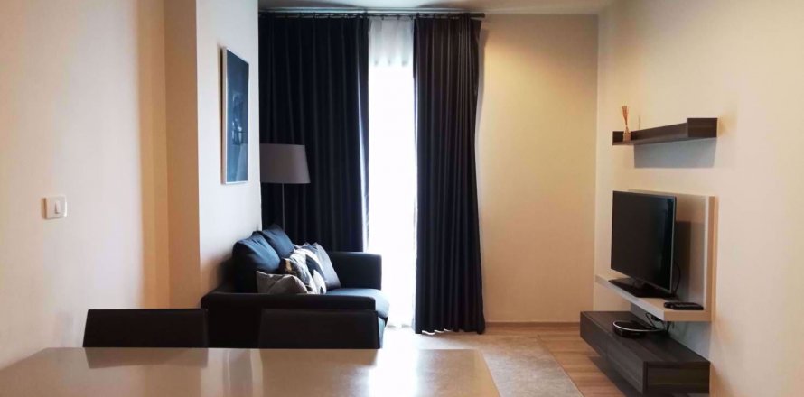 Condominio de 2 dormitorios en Huai Khwang, Bangkok, Tailandia № 76154