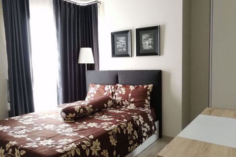 Condominio de 2 dormitorios en Huai Khwang, Bangkok, Tailandia № 76154 - foto 5
