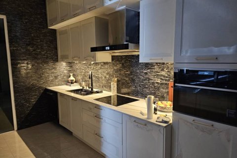 Chalet de 4 dormitorios en Kathu, Tailandia № 132806 - foto 4