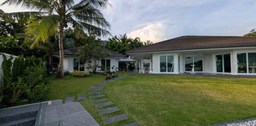 Chalet de 4 dormitorios en Kathu, Tailandia № 132806