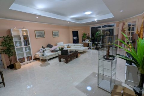 Chalet de 4 dormitorios en Kathu, Tailandia № 132806 - foto 2