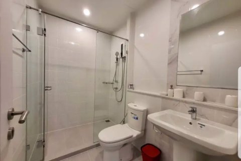 Condo in Huai Khwang, Bangkok, Thailand, 1 bedroom  № 80322 - photo 6