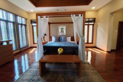 Casa de 3 dormitorios en Pattaya, Tailandia № 119074 - foto 16