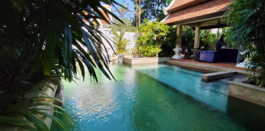 Casa de 3 dormitorios en Pattaya, Tailandia № 119074