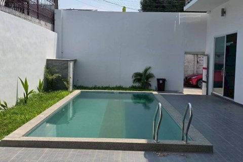 Casa de 6 dormitorios en Pattaya, Tailandia № 119076 - foto 3