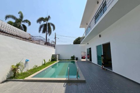 Casa de 6 dormitorios en Pattaya, Tailandia № 119076 - foto 2
