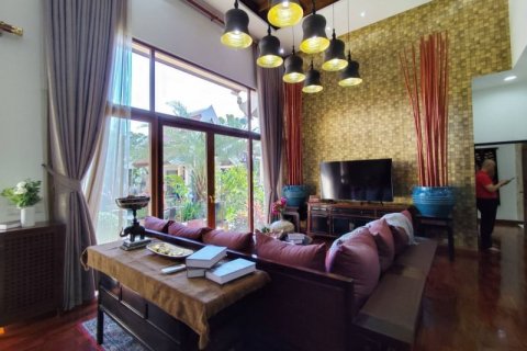 Casa de 3 dormitorios en Pattaya, Tailandia № 119072 - foto 5
