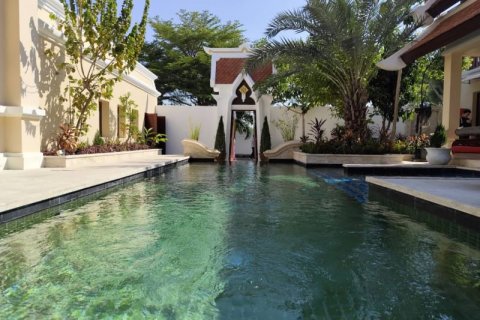 Casa de 3 dormitorios en Pattaya, Tailandia № 119072 - foto 3