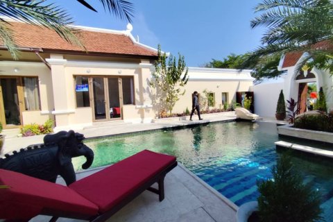House in Pattaya, Thailand 3 bedrooms № 119072