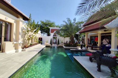Casa de 3 dormitorios en Pattaya, Tailandia № 119072 - foto 2