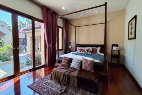 Casa de 3 dormitorios en Pattaya, Tailandia № 119072 - foto 8
