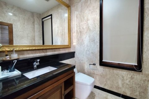 Casa de 3 dormitorios en Pattaya, Tailandia № 119072 - foto 15