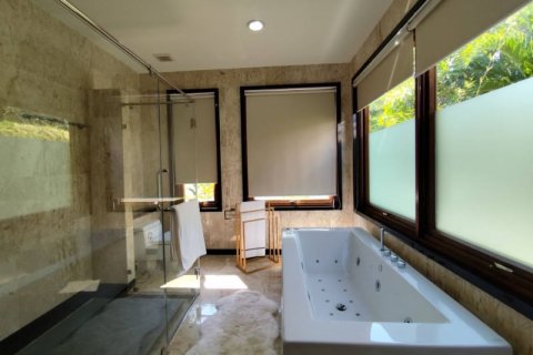 Casa de 3 dormitorios en Pattaya, Tailandia № 119072 - foto 13