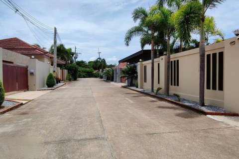 Terreno 760 m2 en Bang Lamung, Tailandia № 119071 - foto 6