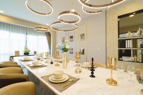 Casa de 5 dormitorios en Samut Prakan, Tailandia № 125824 - foto 7