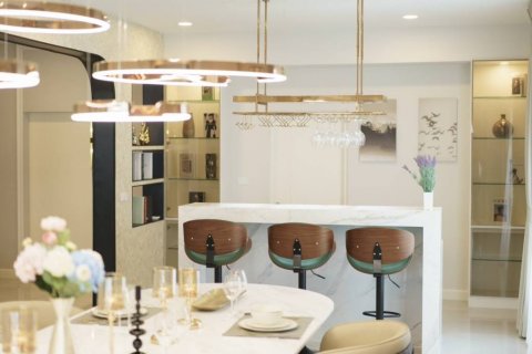 Casa de 5 dormitorios en Samut Prakan, Tailandia № 125824 - foto 10