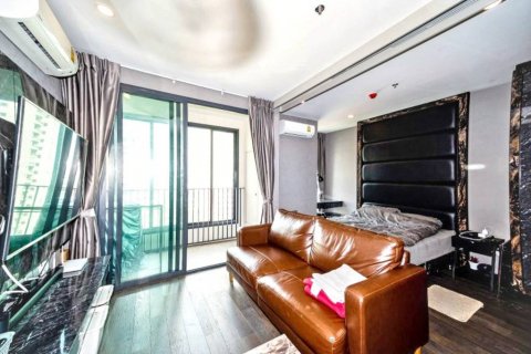 Eigentumswohnung in Bangkok, Thailand, 1 Schlafzimmer № 125827 - Foto 2