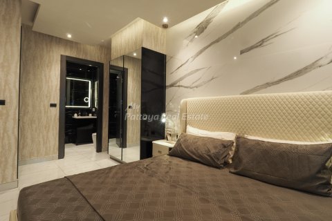 Condominio de 2 dormitorios en Bang Lamung, Tailandia № 126557 - foto 14