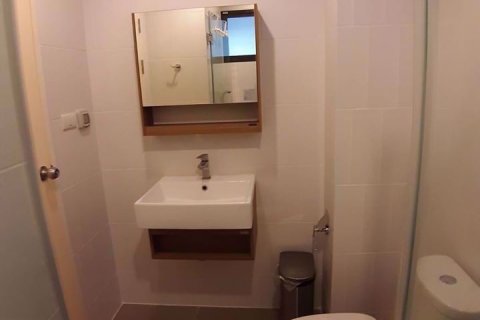 Condo à Khlong Toei, Bangkok, Thaïlande, 1 chambre  № 76516 - photo 10