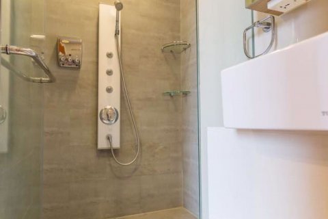 Condominio de 1 dormitorio en Khlong Toei, Bangkok, Tailandia № 76517 - foto 8