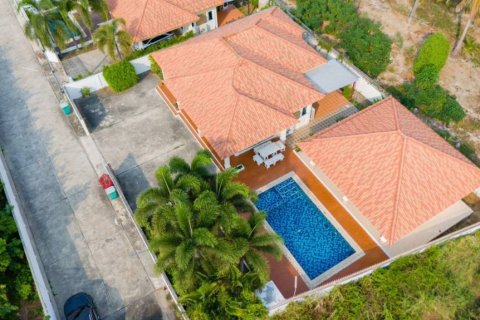 Chalet de 4 dormitorios en Hua Hin, Tailandia № 132759 - foto 7