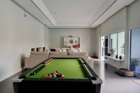 Chalet de 5 dormitorios en Pattaya, Tailandia № 132761 - foto 4